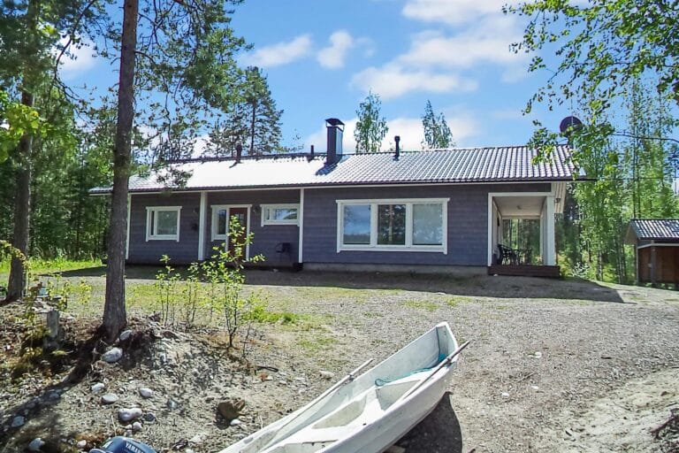 HOT POOL COTTAGE LAURINRANTA