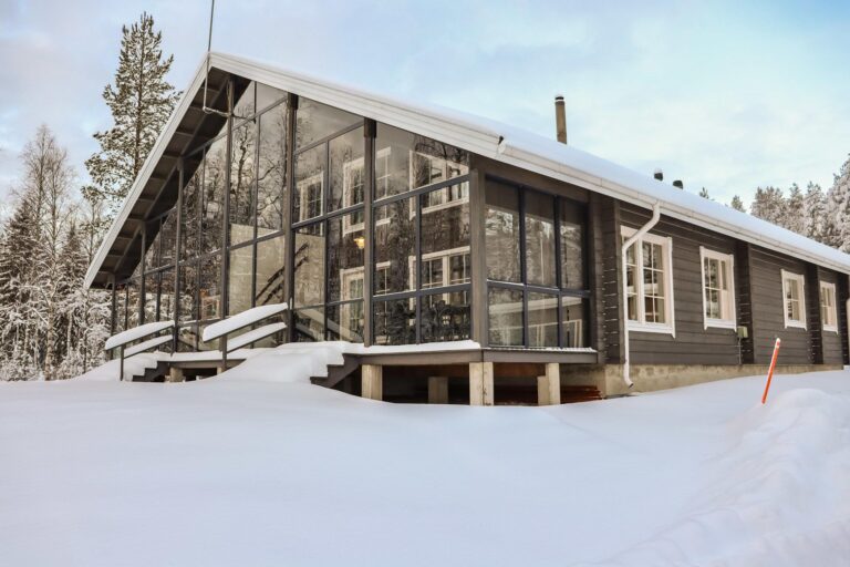 AURINKO-SAAGA 2 PARITALO LASITERASSIHUONEISTO