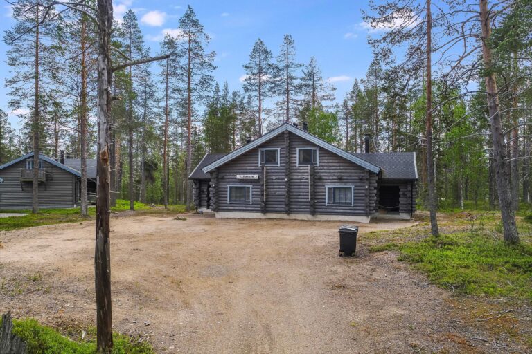 YLLÄSMAISEMA 2