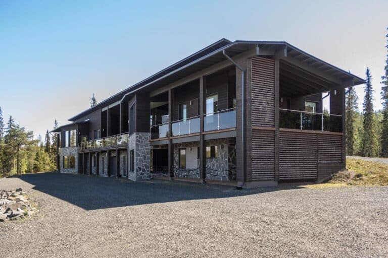 HOLY LAKE CHALET A