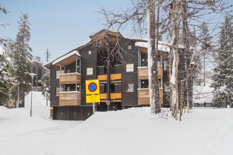 KARHUNVARTIJAN LINNA A3