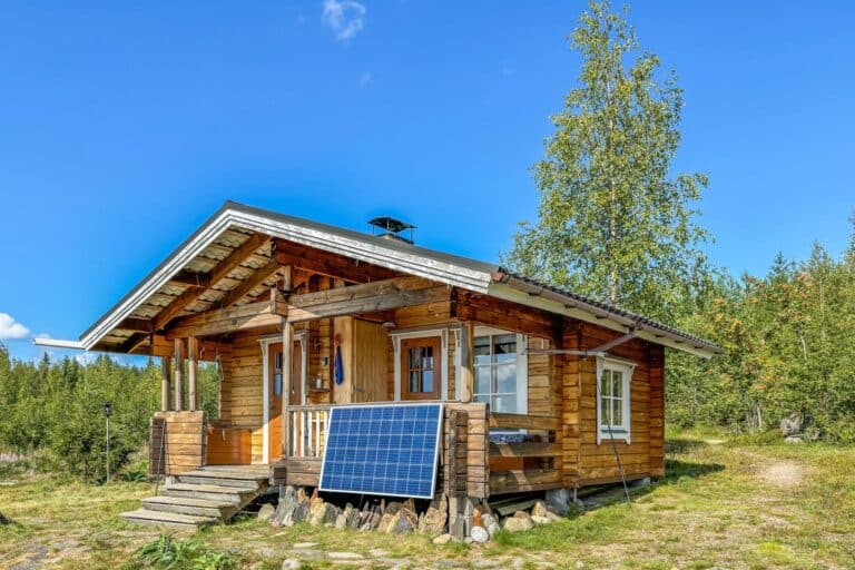 KUUSIRANTA eräkämppä