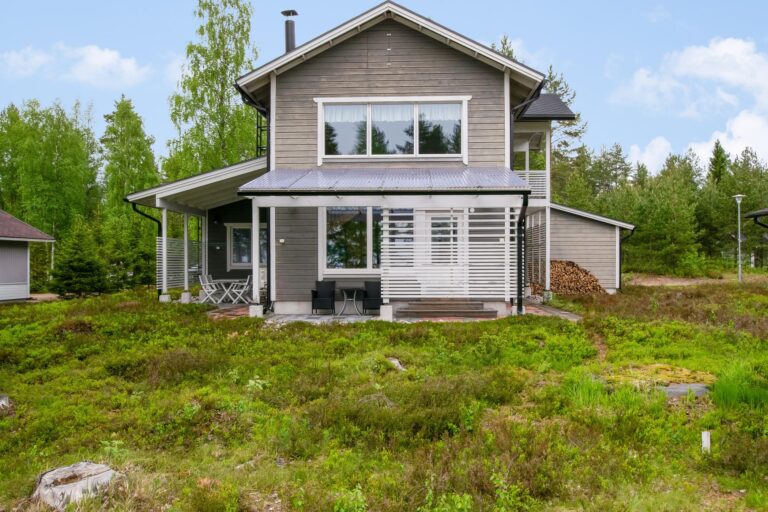 PALTAMON GOLFHOVI A (sis. 2 GOLF pelioikeutta)