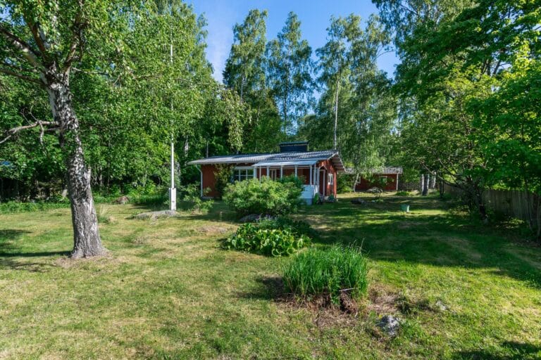 LAMPALUODON PUNAINEN TUPA