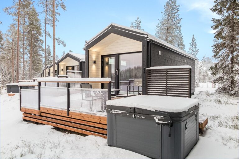 LAKE RESORT, ULKOPOREALLASMÖKKI