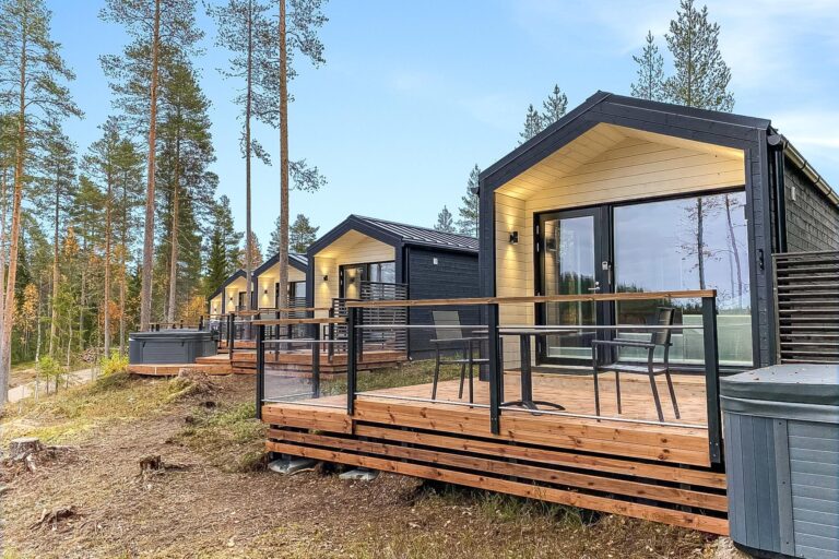 LAKE RESORT, ULKOPOREALLASMÖKKI