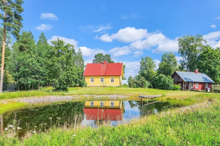 PIHLAJAHARJU